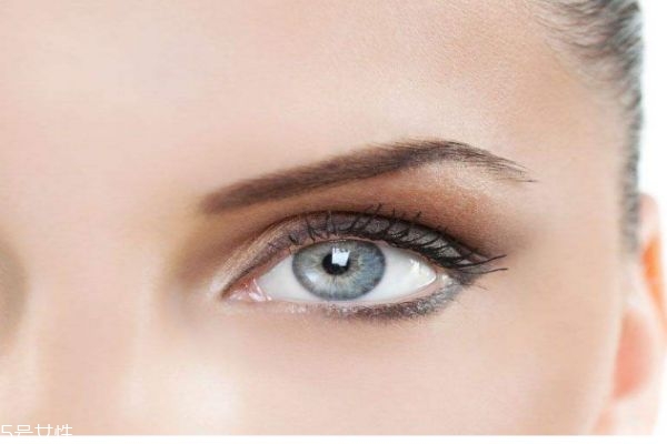 双眼皮是怎么形成的呢 双眼皮手术的工作原理是什么呢
